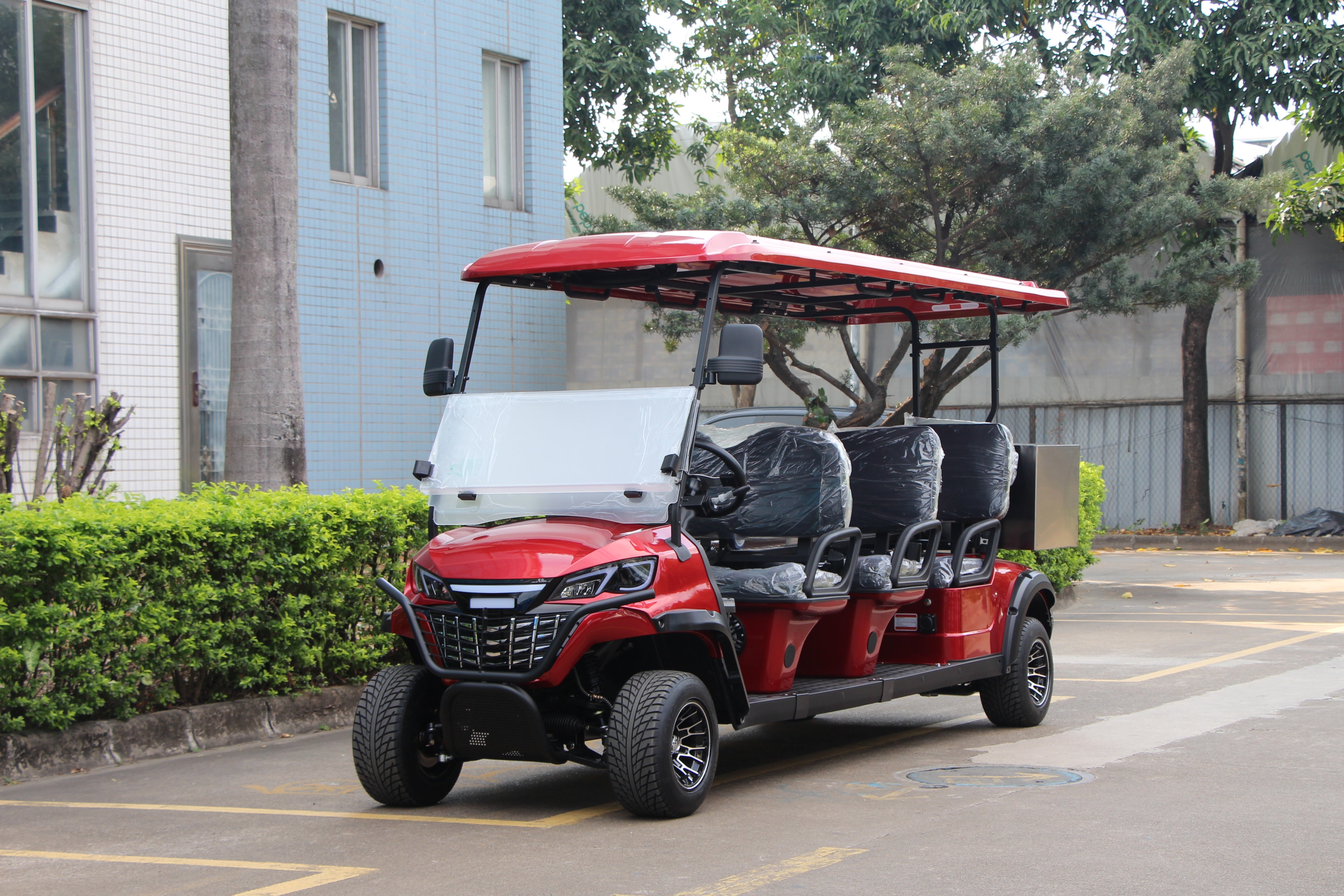 How Far Can the LQS061 Electric Rescue Ambulance Travel? 70km Range with 30km/h Speed