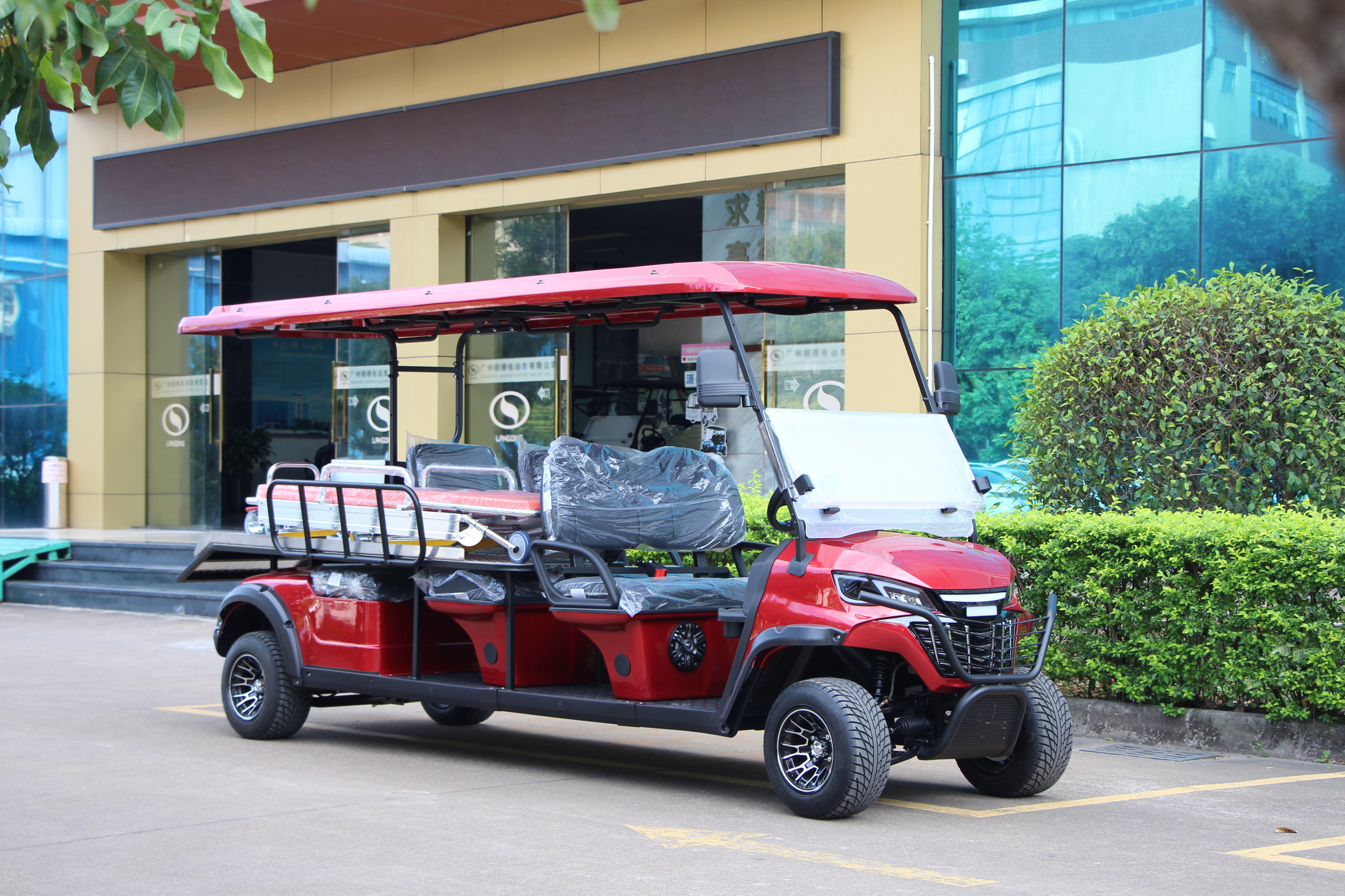 How Far Can the LQS061 Electric Rescue Ambulance Travel? 70km Range with 30km/h Speed