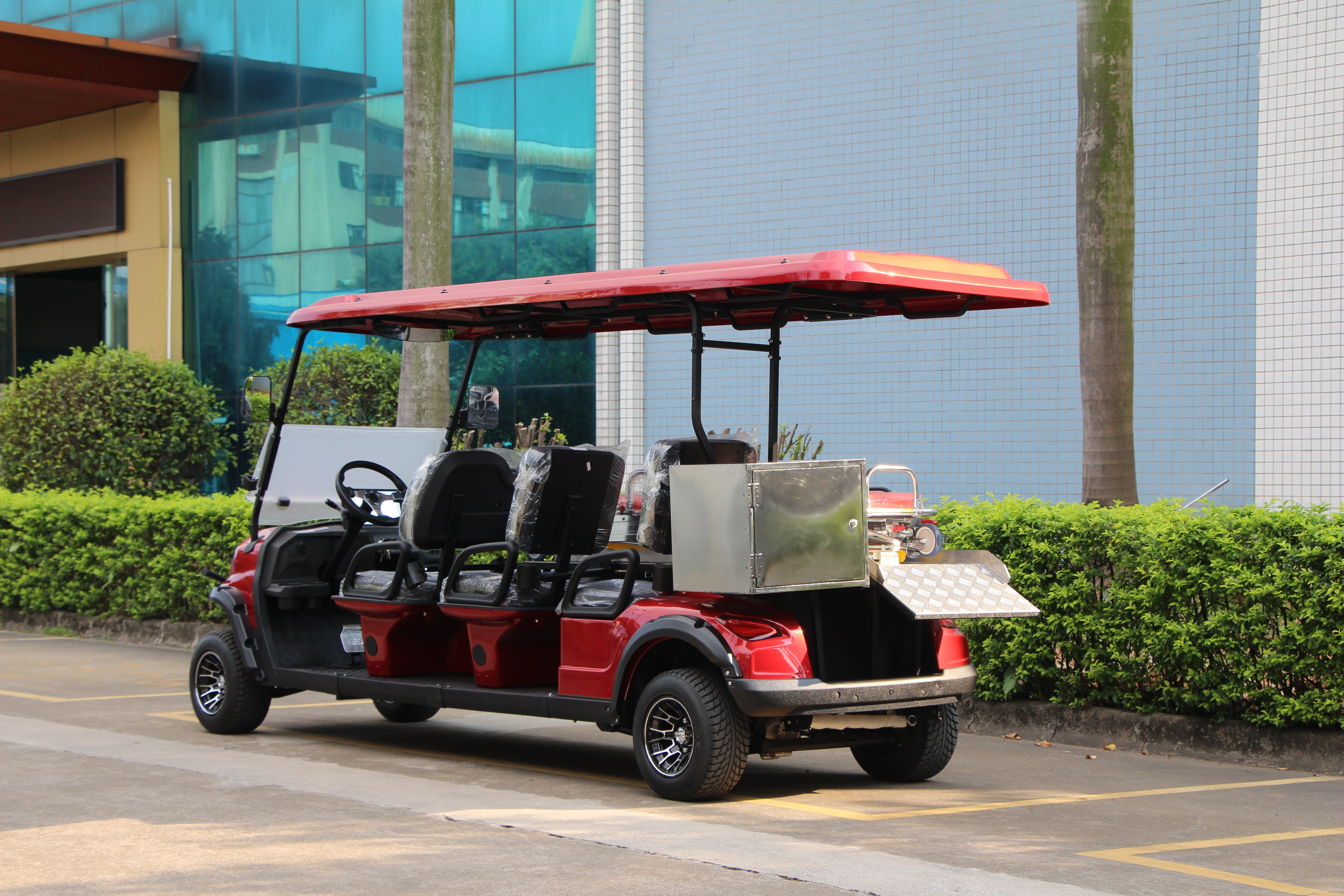 How Far Can the LQS061 Electric Rescue Ambulance Travel? 70km Range with 30km/h Speed