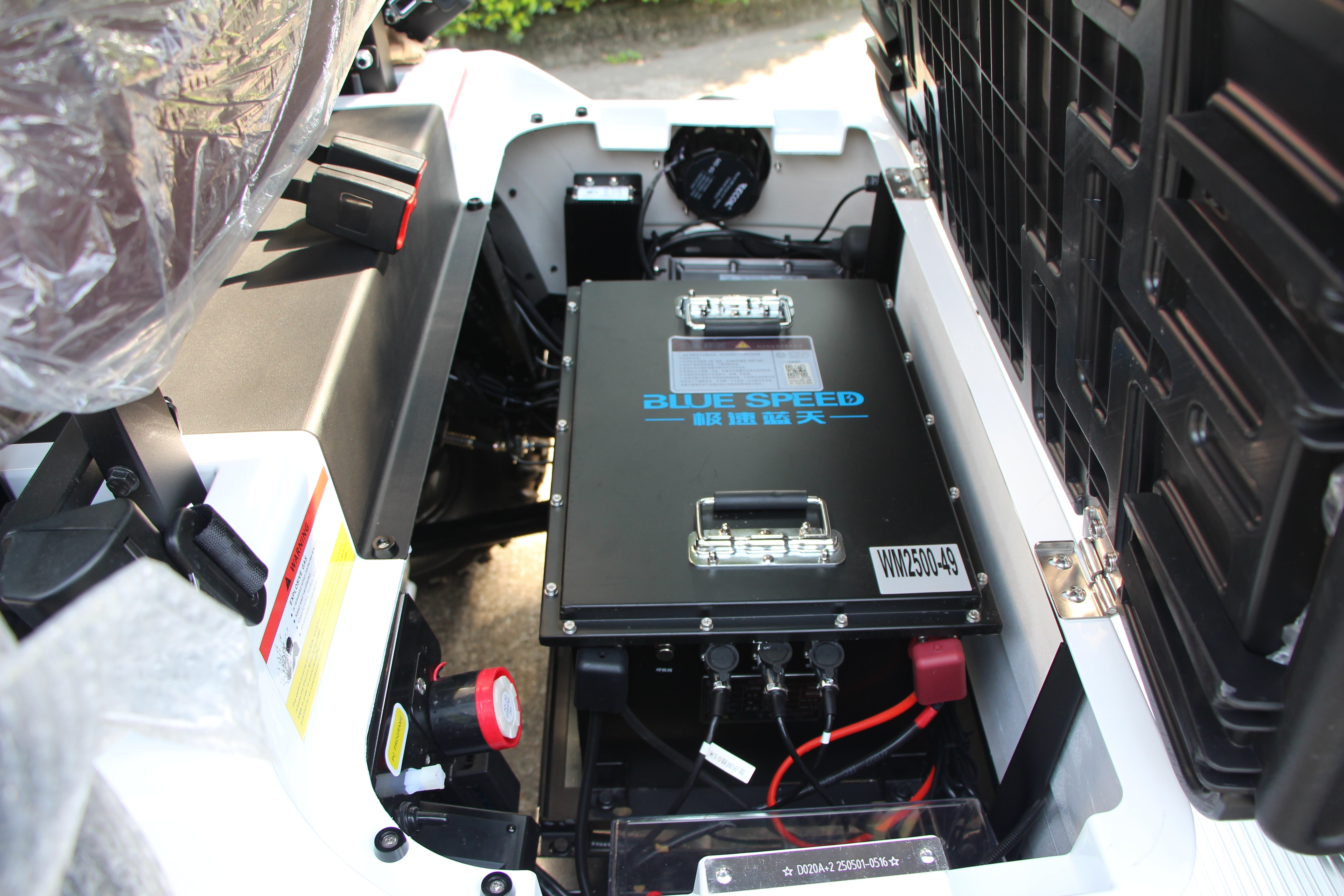 Shop the Widerway LQD020A electric golf carts for sale. This street legal model offers exceptional performance for both golf courses and neighborhood commuting.