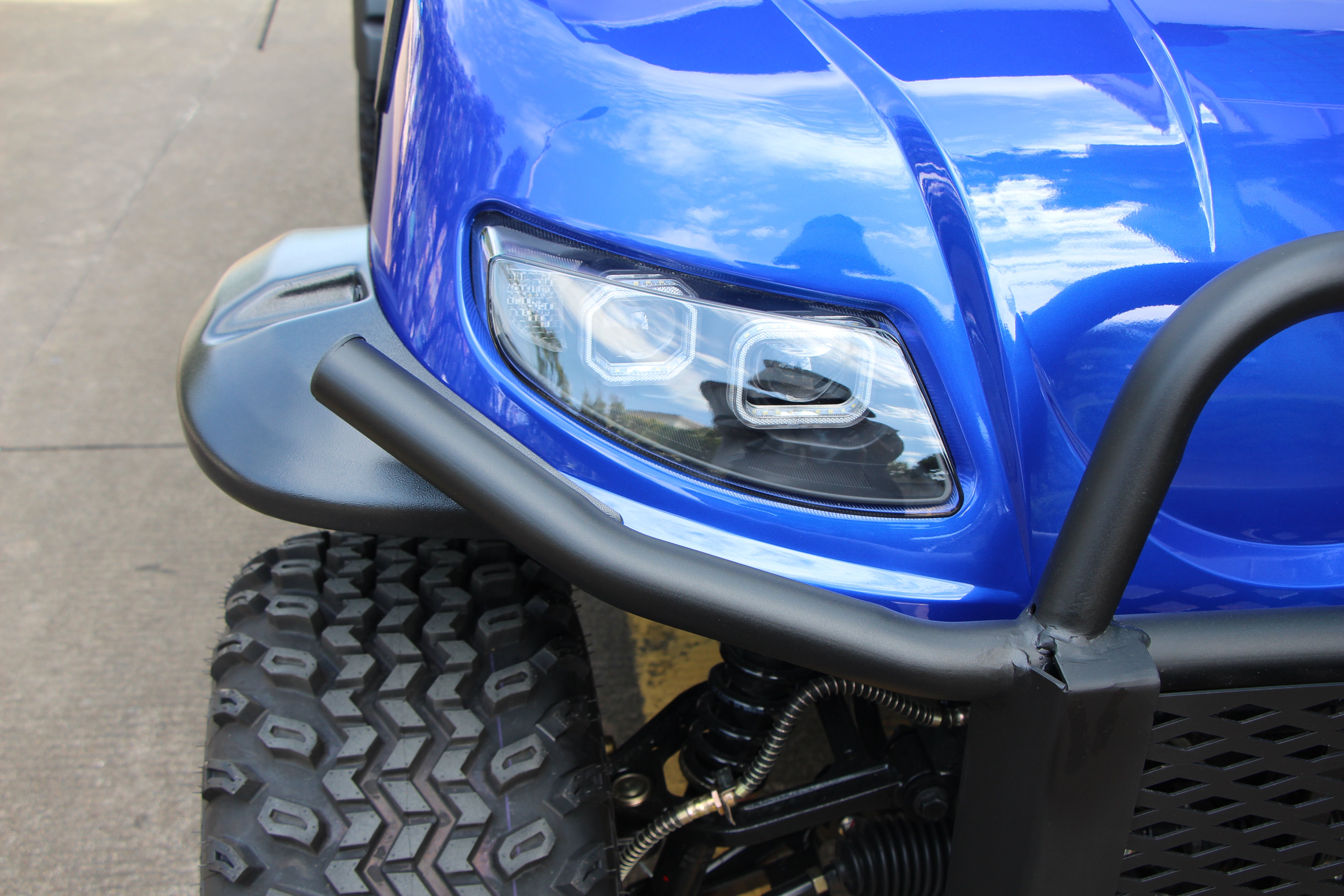 Get the versatile Widerway LQD020A electric golf cart, designed to be street legal. Ideal for golf, commuting, and commercial use. Request your quote now.