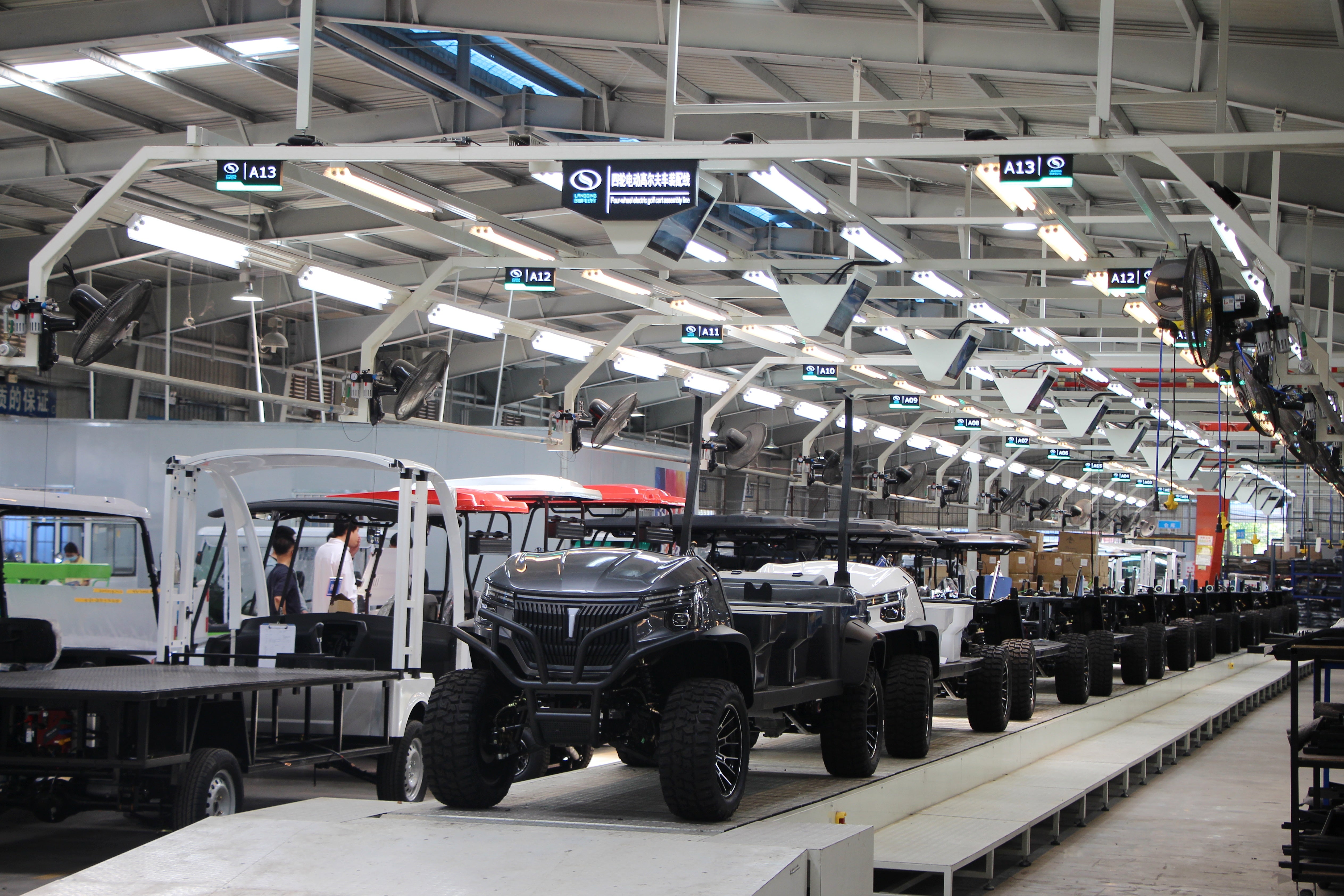 Electric street legal golf carts & city sightseeing buses for commercial use. Durable, efficient vehicles for resorts, airports & urban tours.