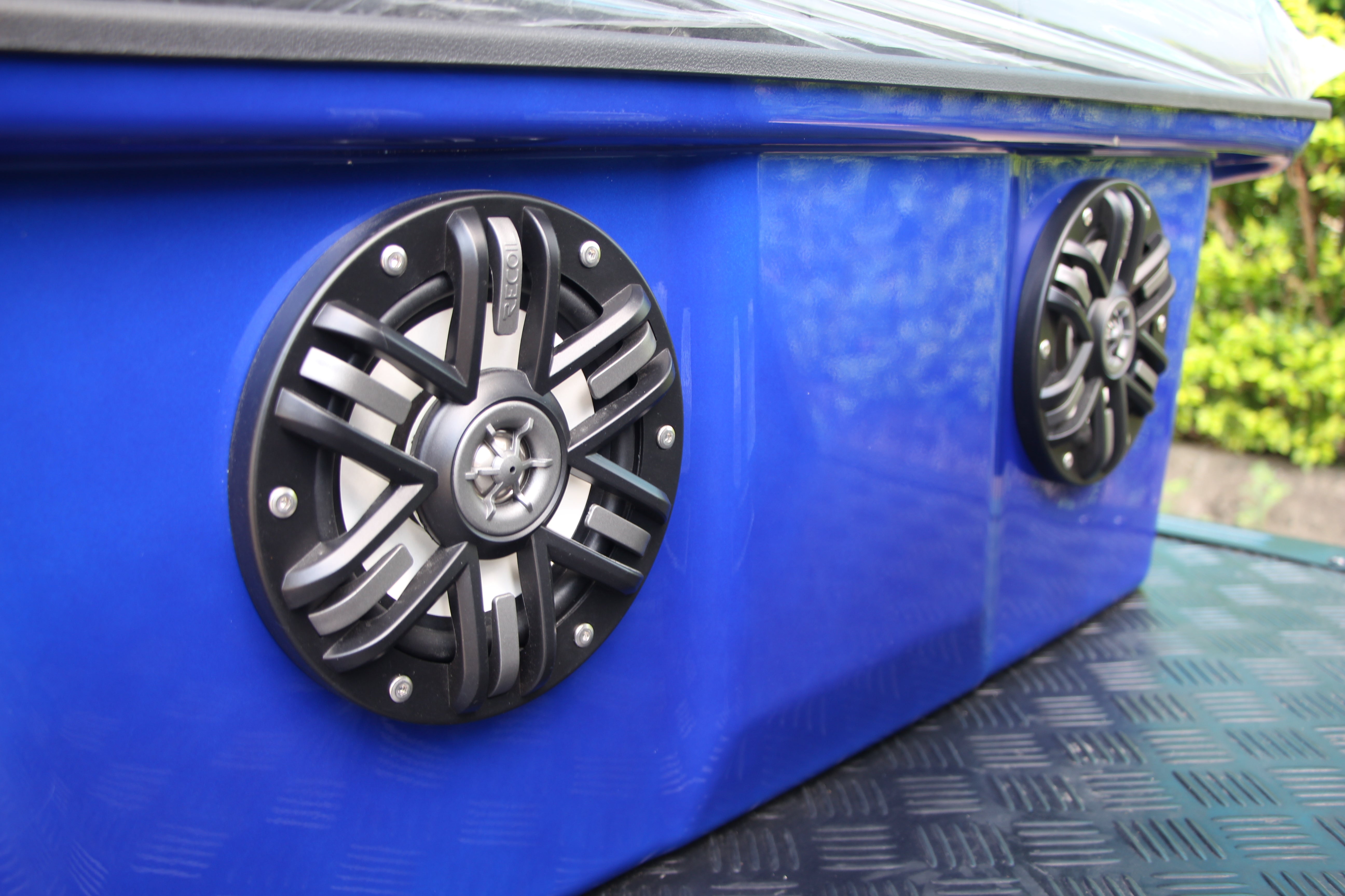 Choose the Widerway LQD020A electric golf cart - a street legal vehicle combining efficiency with durability. Perfect for multiple applications and environments.